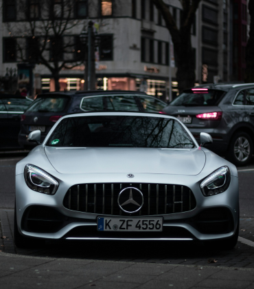 Mercedes-Benz technician performing periodic service and diagnostics in Amravati